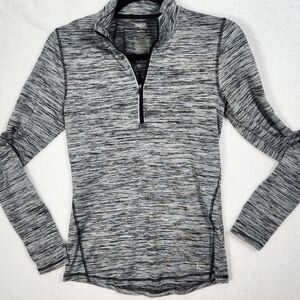 Danskin Activewear Gray Long Sleeve 1/2 semi-fitted zip jacket. Size XS (0-2)
